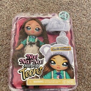 Na Na Na surprise teens doll Amelia Outback series 2